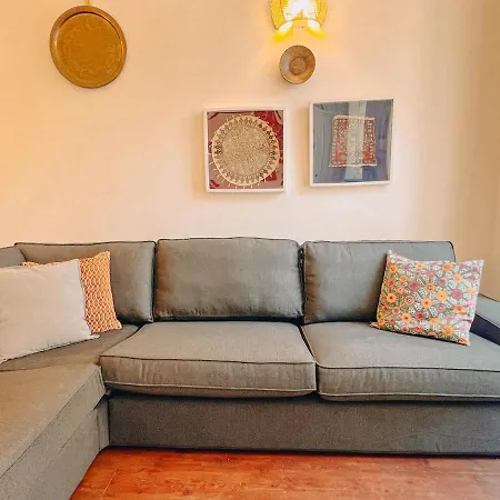 Charming 5 Bedroom In Traditional Apartament *