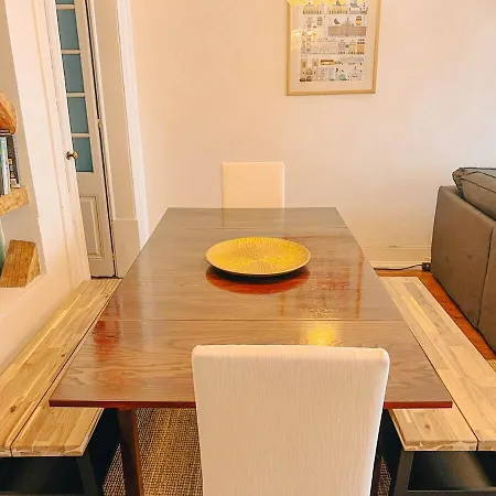 Apartament Charming 5 Bedroom In Traditional Lizbona