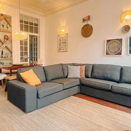 Charming 5 Bedroom In Traditional Apartament