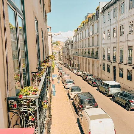 Charming 5 Bedroom In Traditional Apartament